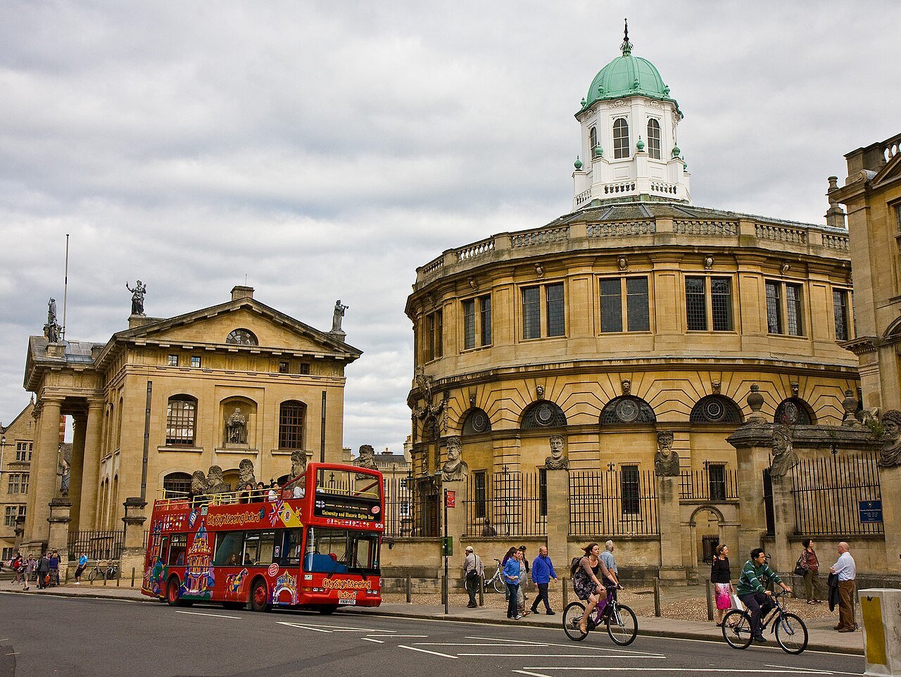 Historic university architecture and streets in Oxford