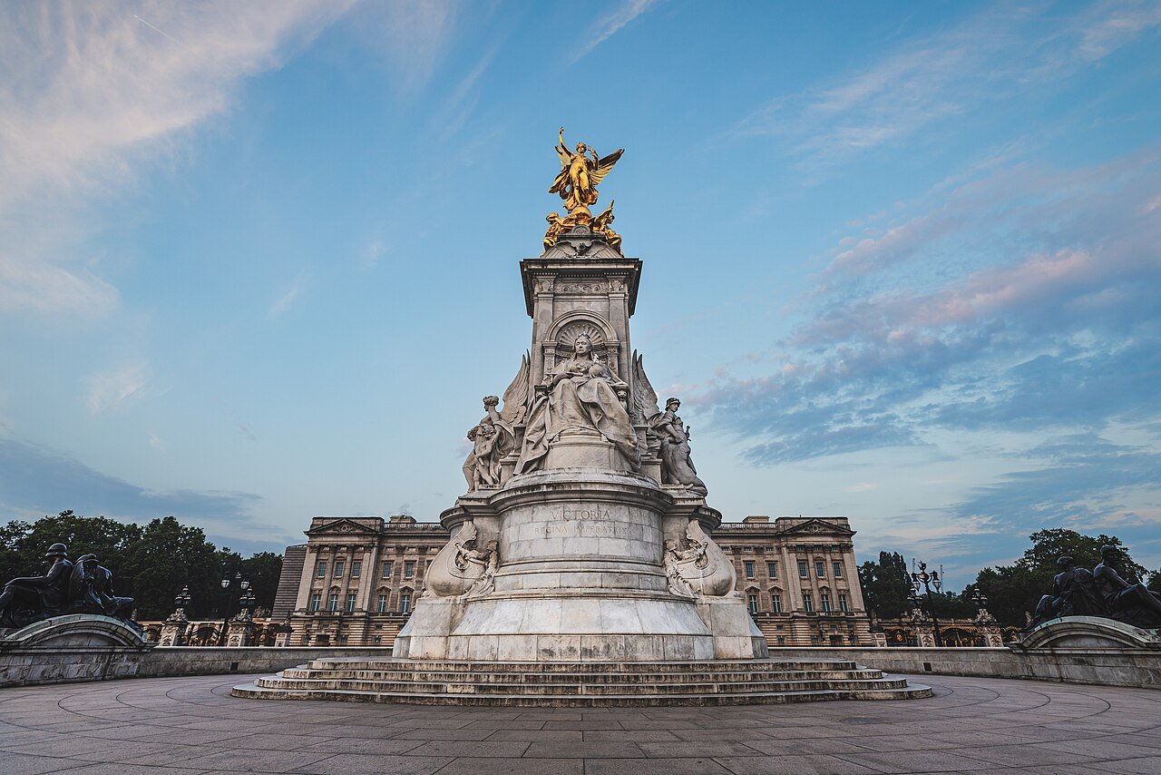 Victoria Memorial London